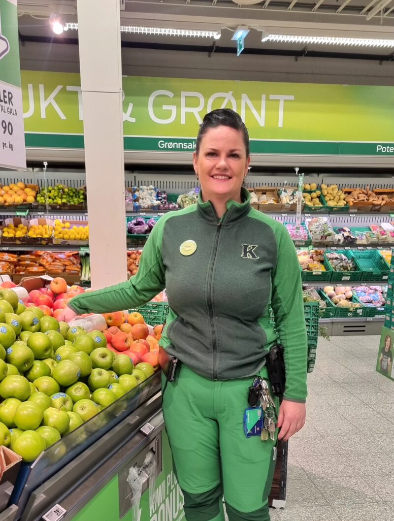 Butikksjef Janne Hjørnevik frå Kiwi Palmafossen
